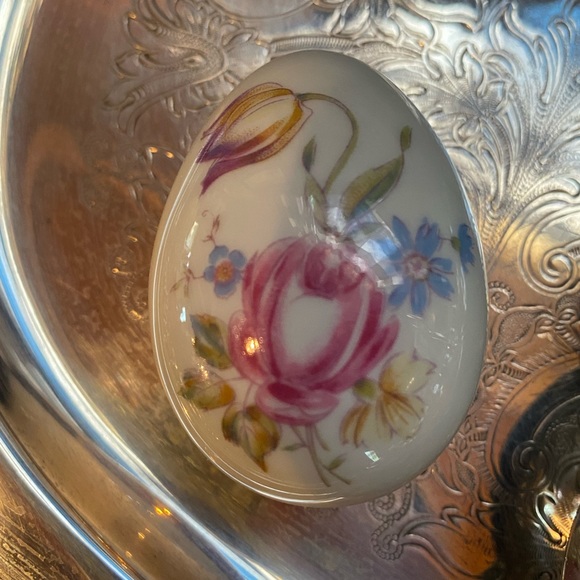 Limoges Other - Vintage Limoges egg porcelain floral trinket box